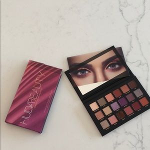 Huda Beauty Desert Dusk Palette